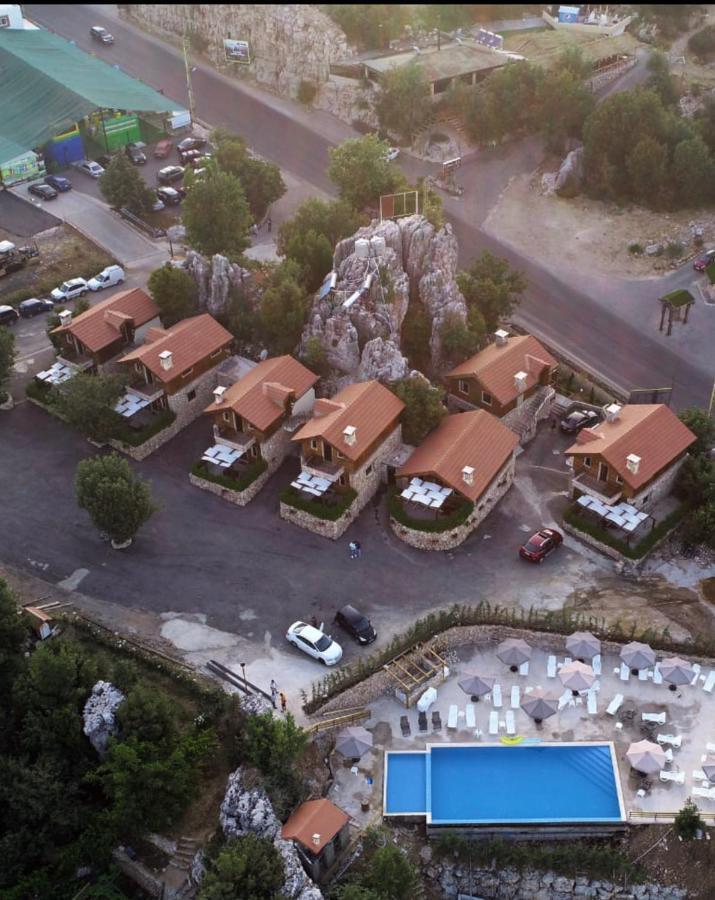 Villars Mayrouba Bagian luar foto