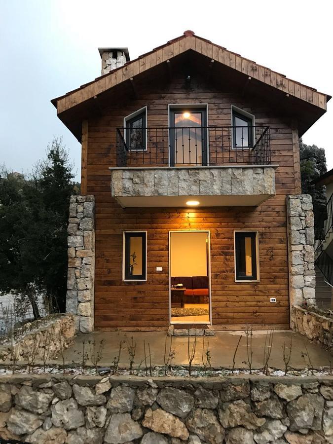 Villars Mayrouba Bagian luar foto